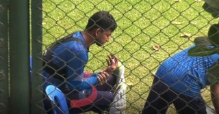 নাঈমের আঙুলে চোট, খেলতে পারবেন কি ঢাকা টেস্টে